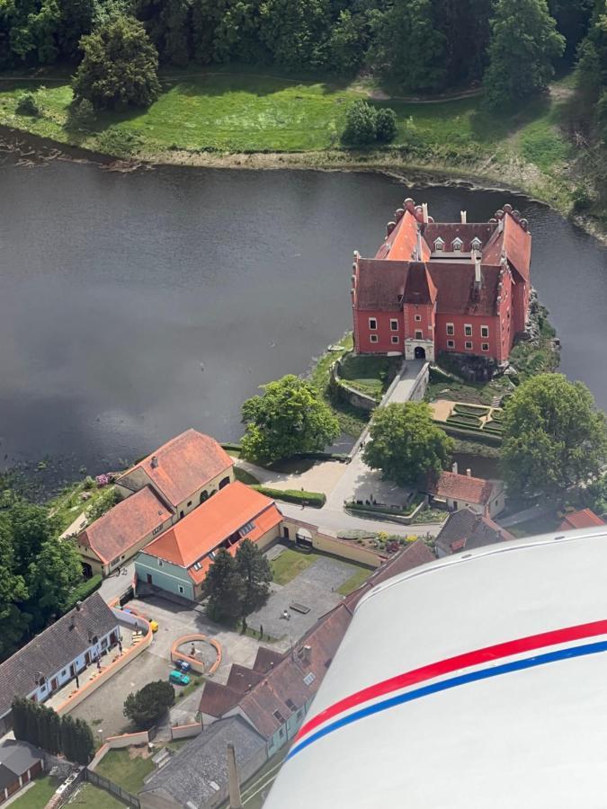 Penzion Tera U Zamku Cervena Lhota Pluhuv Zdar Exteriér fotografie
