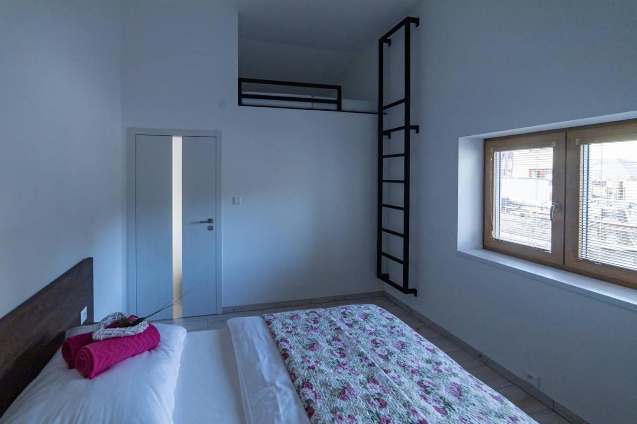 Penzion Tera U Zamku Cervena Lhota Pluhuv Zdar Exteriér fotografie
